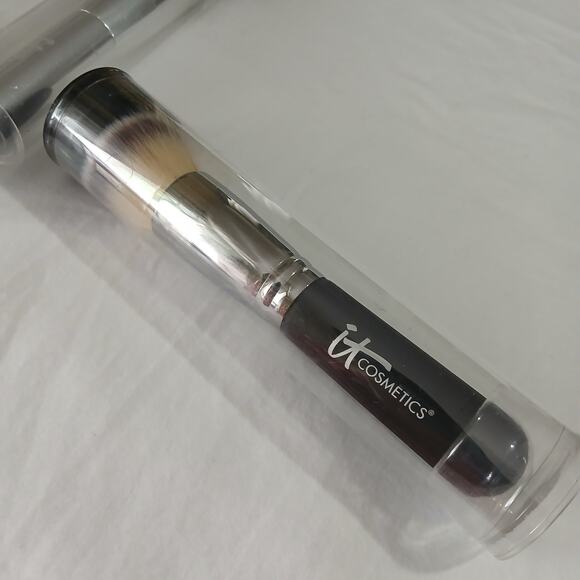 IT COSMETIC BRUSH BUNDLE NO 4-6-7-8 ALL NEW - Picture 4 of 11